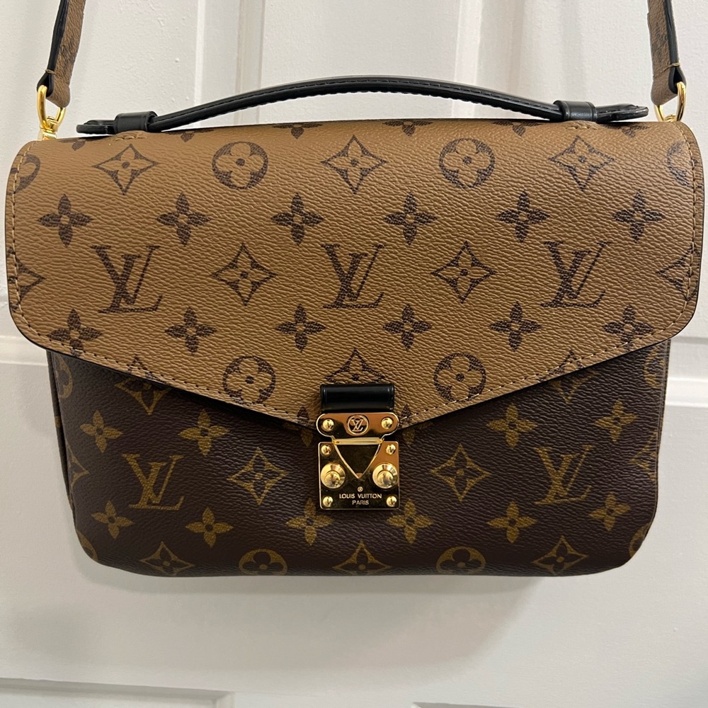 Louis Vuitton Pochette Metis in Reverse Monogram